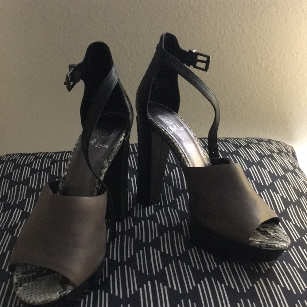 Black and gray heels